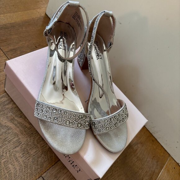 EUC Badgley Mischka Girls Dress Shoes - Picture 4 of 5